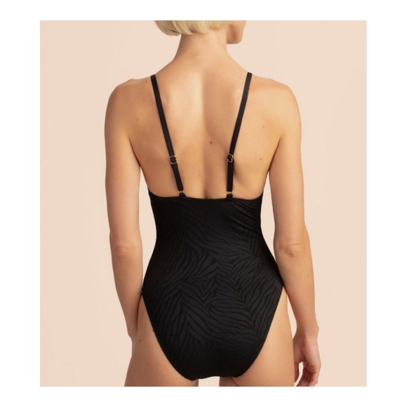 NWOT Trina Turk Textured Rainbow 🌈 Plunge One Piece Size 2 - Picture 4 of 5